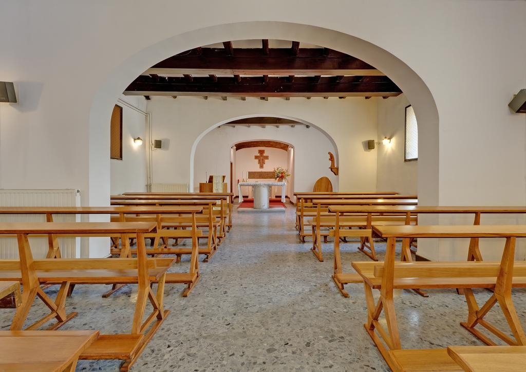 The Church Village Рим Екстериор снимка